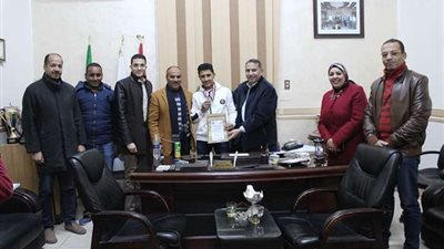 بالصور ..نادي المنيا يُكرم الملاكم 