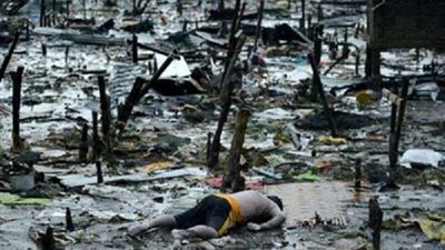 الرياح العاتية لإعصار الفلبين تودي بحياة ”25 شخصًا”.. (صور)