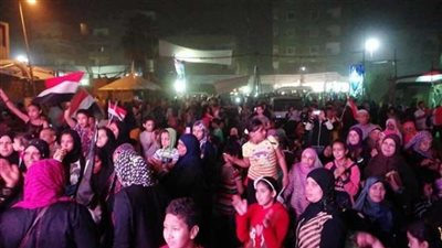 احتفالات الناخبين أمام اللجان في دار السلام (صور)