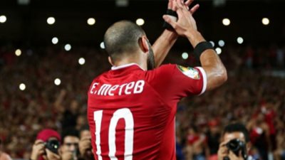 هاشتاج «عماد متعب» يتصدر «تويتر» ومغردون: ليه مقولتش إن ده الحضن الآخير!