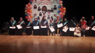 بالصور.. محافظ البحر الأحمر يكرم «المثاليات الأوائل»