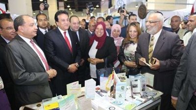 وزير التعليم العالي والبحث العلمي يفتتح فعاليات الدورة الثالثة للمعرض التعليمي