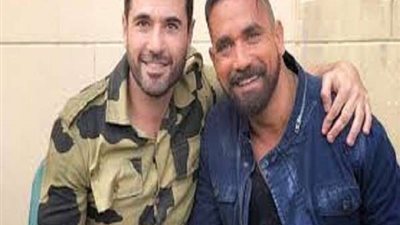 أمير كرارة يرد على شائعات خلافه مع أحمد عز بزيارة 