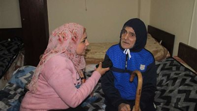 مأساة سبعيني أنقذته الدولة من خطر الشارع بعد عقوق أبناءه