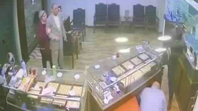 أول تعليق من أسرة مالك محل المجوهرات بعد السطو المسلح