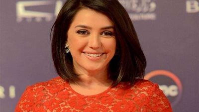 شاهد.. كيف احتلفت كنده علوش بمولود صديقتها جومانة مراد