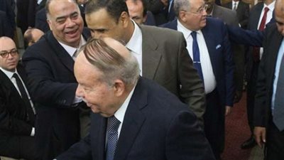 فتحى سرور في عزاء وكيل أول مجلس النواب