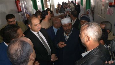 محافظ الغربية فى زيارة مفاجئة لمركز الرعاية الصحية بقرية طنبارة