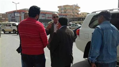 بالصور.. محافظ البحر الأحمر يتفقد أحوال المواطنين بالدهار