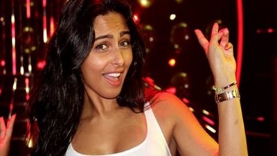 ميس حمدان وشقيقتها يسخران من 