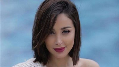 زوجة تامر حسني تتغزل في بطلة كليب 