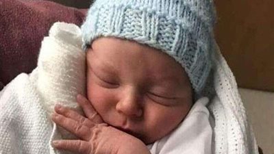 مكتوبله عمر.. رضيع يعود للحياة بعد وفاته