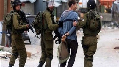 الاحتلال الإسرائيلي يعتقل 22 فلسطينياً في الضفة الغربية