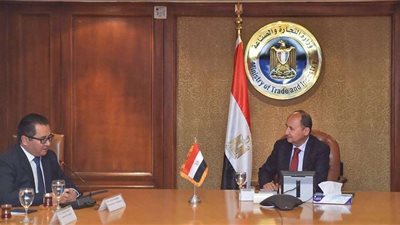 وزير التجارة يبحث مع سفير كازاخستان بالقاهرة مستقبل التعاون الاقتصادي