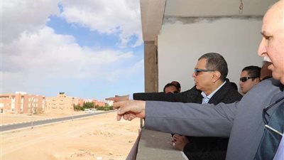 سعفان يتفقد مكتب قوى عاملة شرم الشيخ ويوجه بتجهيز شبكة المعلومات