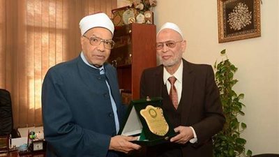 الأزهر يكرم صاحب جائزة 
