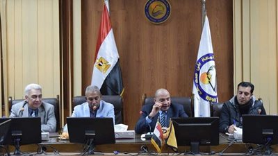 رئيس جامعة بنى سويف: 30 جامعة مصرية وعربية تشارك في بطولة سلاح الشيش