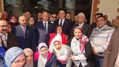 بالصور.. محافظ القاهرة يتفقد مكتبة المعادى العامة