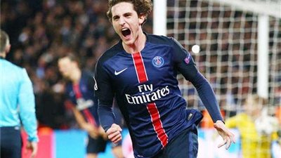 لاعب باريس سان جيرمان يدخل حسابات برشلونة مجدداً