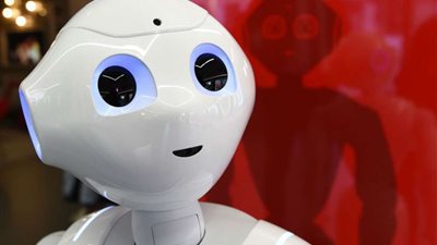 بتحب وخايف تقول... اليابان تخترع روبوتات توصل احساسك لمن تحب