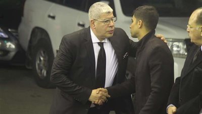 بالصور .. شوبير ونقيب الصحفيين السابق يظهران بعزاء الراحل خالد توحيد