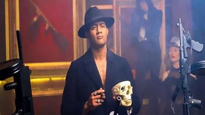 شاهد.. محمد رمضان يستعرض دراجاته النارية في صورة