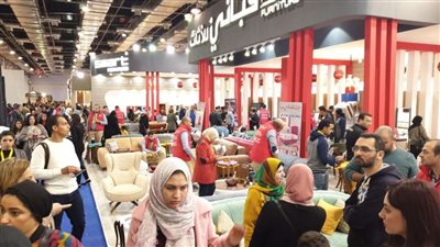 بالصور..إقبال كبير في أول أيام انطلاقة  معرض 