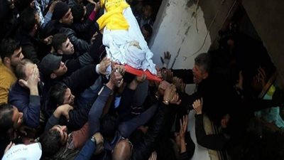 فلسطين تشيع  جثمان الشهيد الطفل يوسف الداية