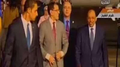 رئيس الحكومة المغربية يصل مطار شرم الشيخ الدولي