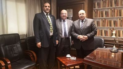 نائب المنيا يحصل على موافقة لتركيب ماكينات صرف آلي بقرى سمالوط