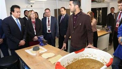 وزير التعليم العالي يزور جامعة 