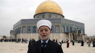 سلطات الإحتلال تفرج عن رئيس مجلس الأوقاف الأعلى في القدس