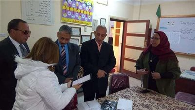 رئيس مركز ملوي بالمنيا يتابع عدد من الخدمات العامة