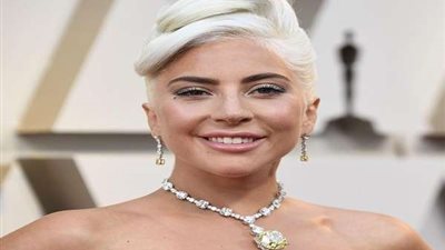 بعد إثارتها الجدل..  قلادة ليدي جاجا 128 قيراط بـ30 مليون دولار!