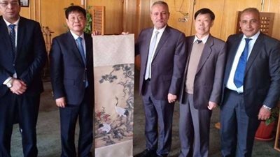 محافظ الاسماعيلية يستقبل أحد المستثمرين الصينيين