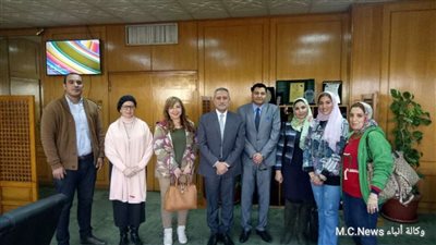 محافظ الإسماعيلية يستقبل وفد من الفنانين التشكيليين