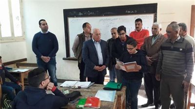 محافظ بورسعيد يساهم في تعرف الطلاب على «العملية الشاملة»