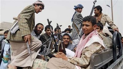 «الحوثيين» يطلقون سراح 69 عسكريًا موالين لـ«صالح»