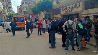 بالصور.. توافد أهالي مصابين حادث محطة مصر إلى مستشفى دار الشفاء