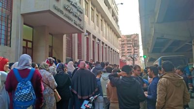 إقبال جماهيري على التبرع بالدم لمستشفى الهلال الأحمر لمساعدة مصابي رمسيس