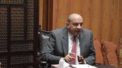 رئيس جامعة بني سويف يترأس ندوة عن  