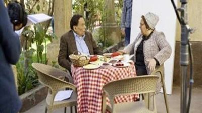 دلال عبد العزيز مديرة مدارس زوجها في 