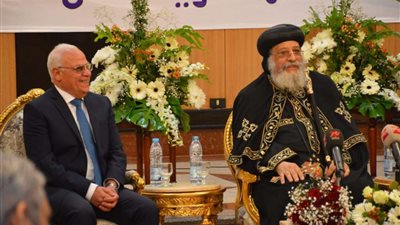 البابا تواضروس: بورسعيد ميناء السعادة.. والمحافظ: زيارة البابا 
