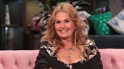 يسرا تستكمل «بني سويف» داخل شقة في منطقة الدقي