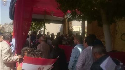 بالصور.. زيادة إقبال المواطنين في منتصف اليوم للانتخابات