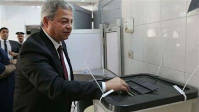 وزير الشباب والرياضة يدلي بصوته في الانتخابات الرئاسية  بالمهندسين