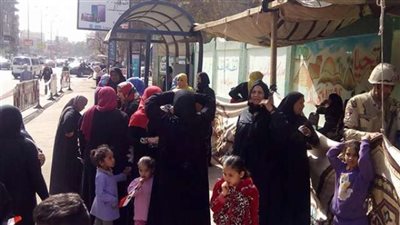 توافد المواطنين أمام لجان الانتخابات للإدلاء بأصوتهم في الدقي