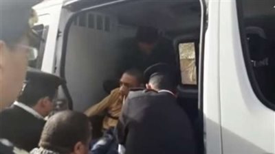 شاهد...نقل معاق إلى لجنته الانتخابية بـ«عربية الداخلية»