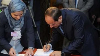 ننشر صورًا جديدة للرئيس السيسي خلال تصويته بالانتخابات