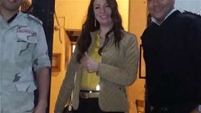 نرمين الفقي تدلي بصوتها قبل غلق أبواب اللجان